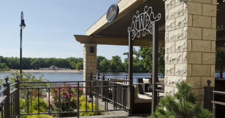 5c3cda40 6d0d 4ce9 bd07 9d8c275c4c81 waterfront 1 768x403