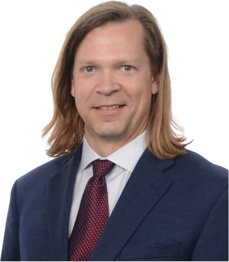 DG professional pic1 768x876